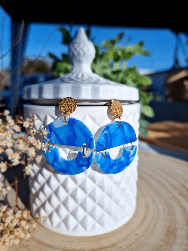 Vague Azur - Boucles d'oreilles en pâte polymère et résine.
