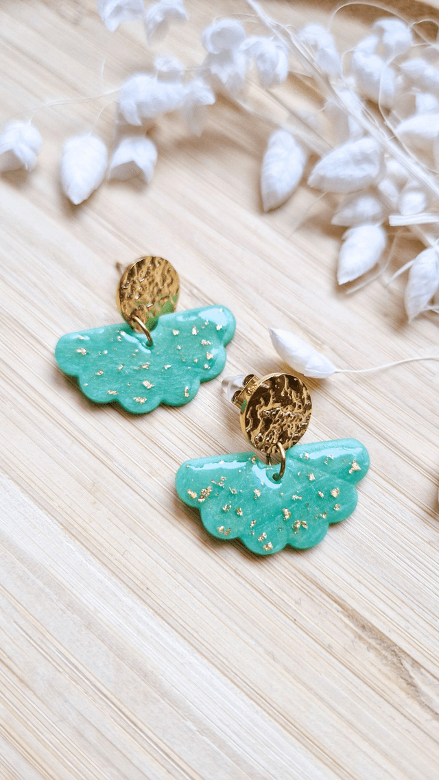 Calypso - Boucles d'oreilles en pâte polymère et résine. 