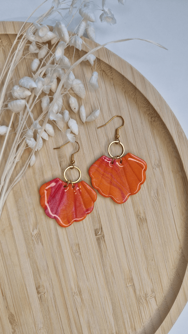 Brasier Ensoleillé - Boucles d'oreilles en pâte polymère et résine.