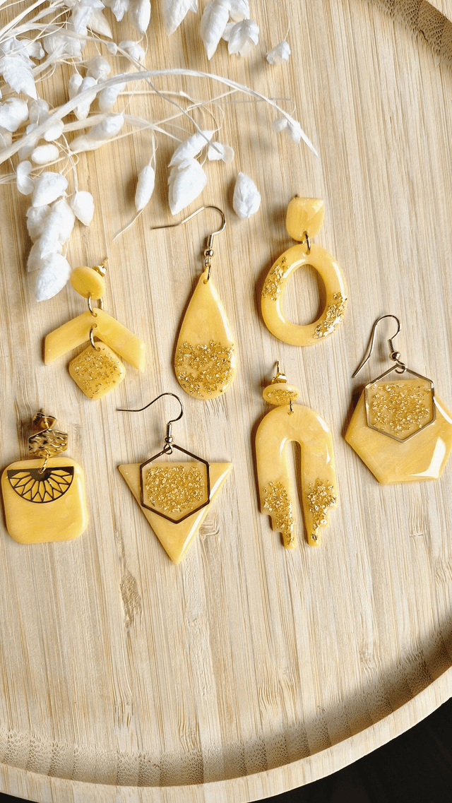 Miel Doré - Boucles d&#039;oreilles en pâte polymère et résine.