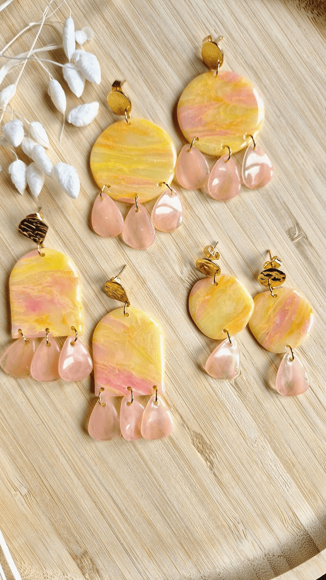  Été Enflammé - Boucles d&#039;oreilles en pâte polymère et résine. 