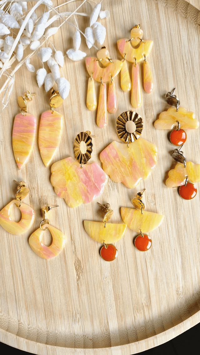  Été Enflammé - Boucles d&#039;oreilles en pâte polymère et résine.